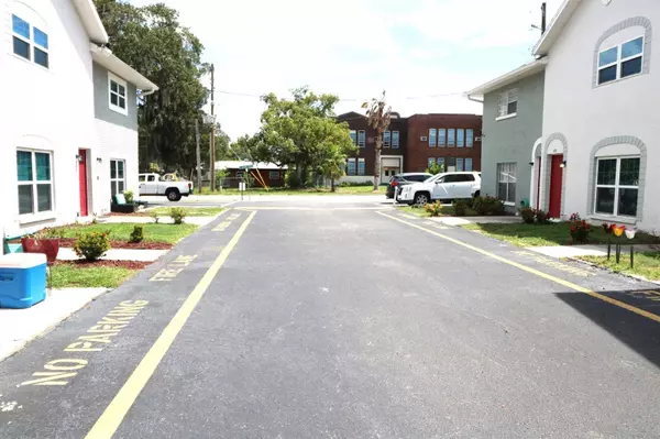 5712 TOWNHOUSE DR, New Port Richey, FL 34652