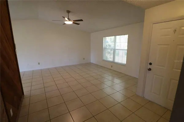 5017 OAKSHIRE DR, Tampa, FL 33625
