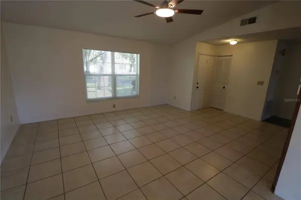 5017 OAKSHIRE DR, Tampa, FL 33625