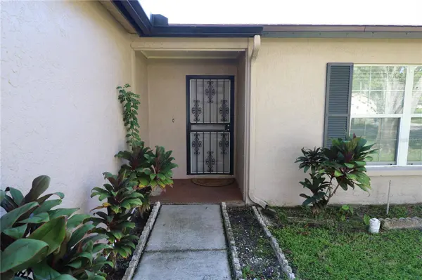 5017 OAKSHIRE DR, Tampa, FL 33625