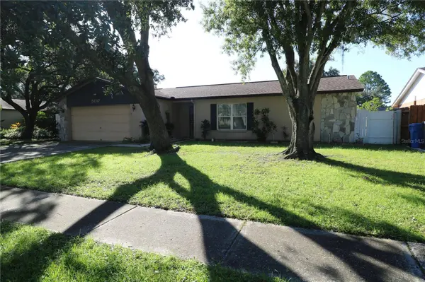 5017 OAKSHIRE DR, Tampa, FL 33625