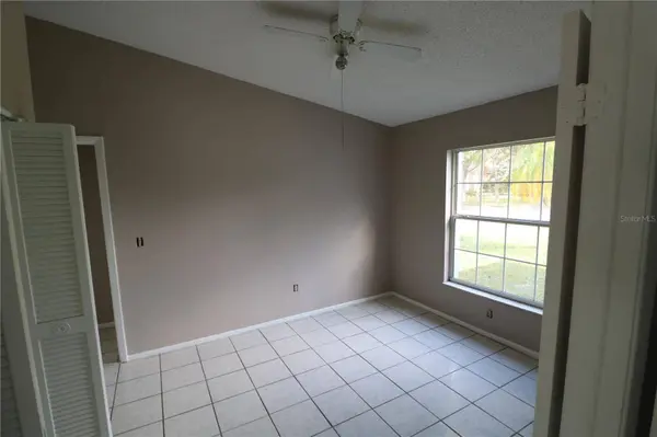 5018 OAKSHIRE DR, Tampa, FL 33625