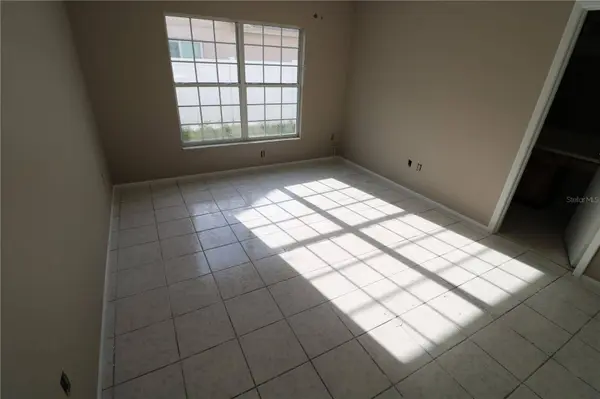 5018 OAKSHIRE DR, Tampa, FL 33625