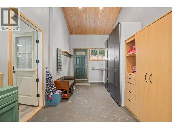 1274 Mountain View Road, Spallumcheen, BC V4Y0S3