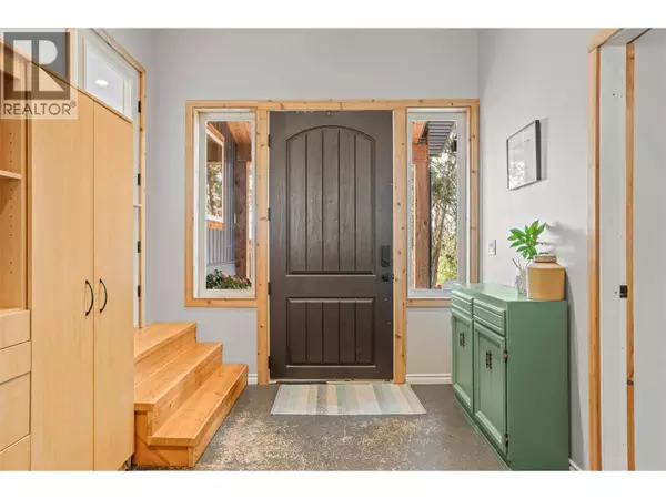 1274 Mountain View Road, Spallumcheen, BC V4Y0S3