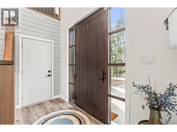 3200 20 Street NE, Salmon Arm, BC V1E2G9