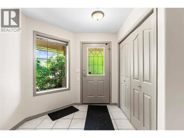 2068 Hunter Crescent, Armstrong, BC V4Y0B9
