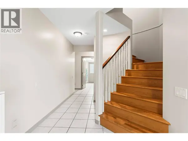2068 Hunter Crescent, Armstrong, BC V4Y0B9
