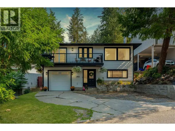 3925 Highland Park Crescent
