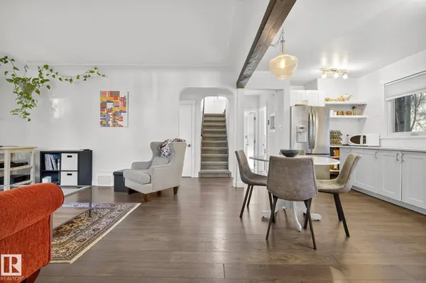 10915 67 AV NW, Edmonton, AB T6H 2A5