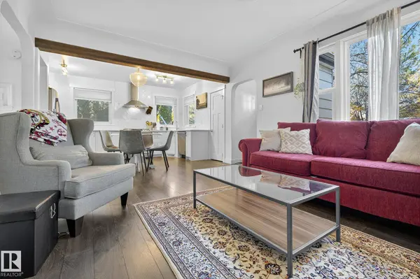 10915 67 AV NW, Edmonton, AB T6H 2A5