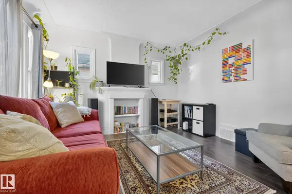 10915 67 AV NW, Edmonton, AB T6H 2A5