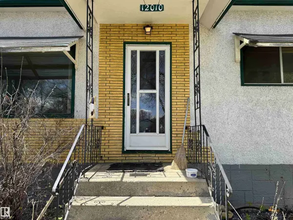 12010 95 ST NW, Edmonton, AB T5G 1M7