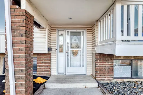 7160 Temple DR NE, Calgary, AB T1Y 4E7