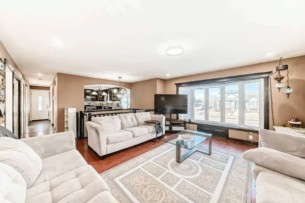 7160 Temple DR NE, Calgary, AB T1Y 4E7