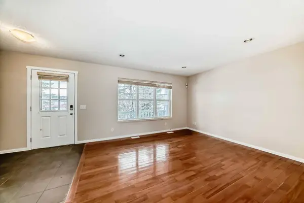 46 Panatella HL NW, Calgary, AB T3K 0B6
