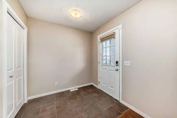 46 Panatella HL NW, Calgary, AB T3K 0B6