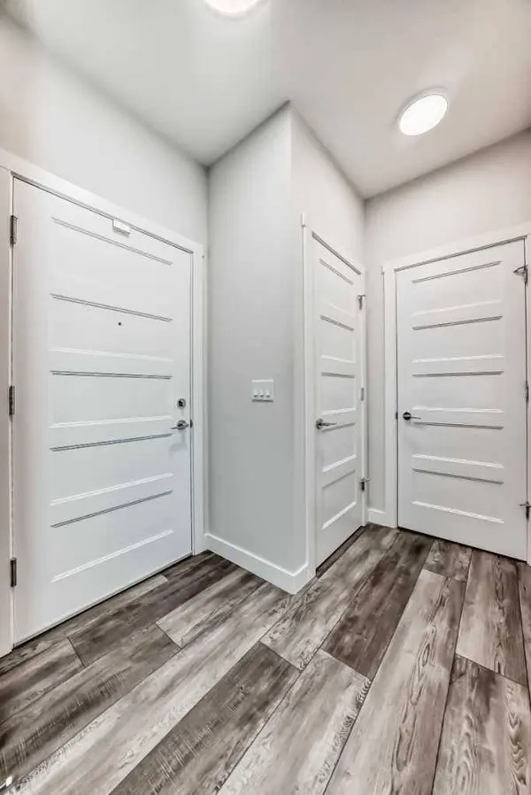 55 Wolf Hollow CRES SE #311, Calgary, AB T2X 5K9