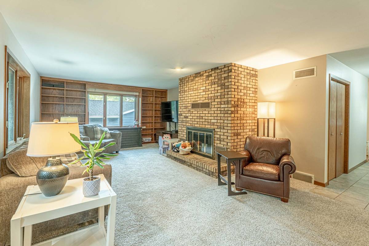 Madison, WI 53704-1555,521 Muir Dr