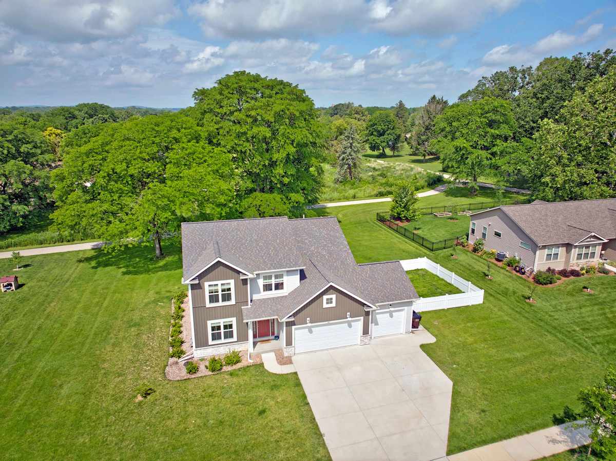 507 S Dewey Ave, Jefferson, WI 53549-2138