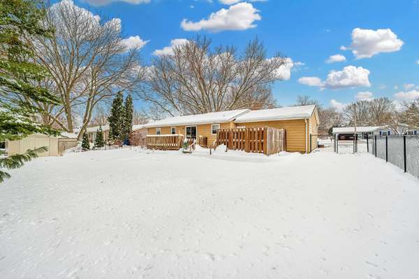 195 Ash St, Oregon, WI 53575-1301