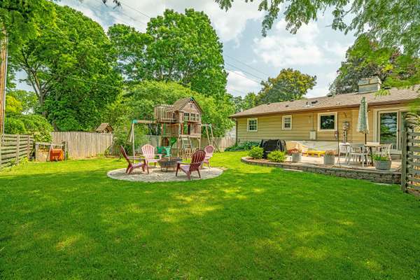 4902 Whitcomb Dr, Madison, WI 53711-2633
