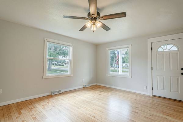 Columbus, WI 53925-1652,491 Fuller St