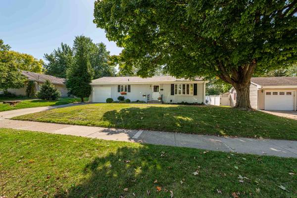 929 Northland Dr, Madison, WI 53704-1357