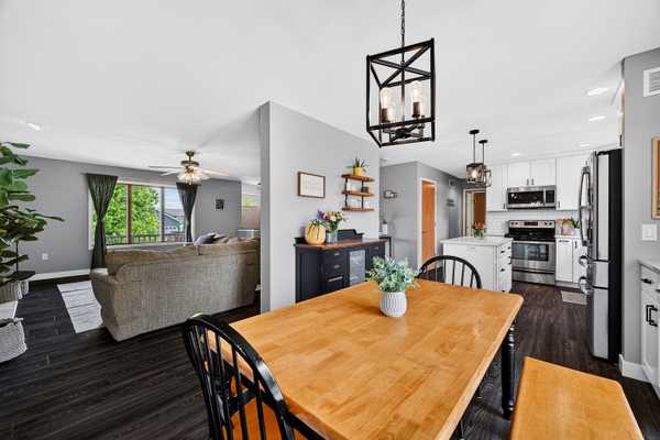 705 Stonefield Way, Mt Horeb, WI 53572-2379