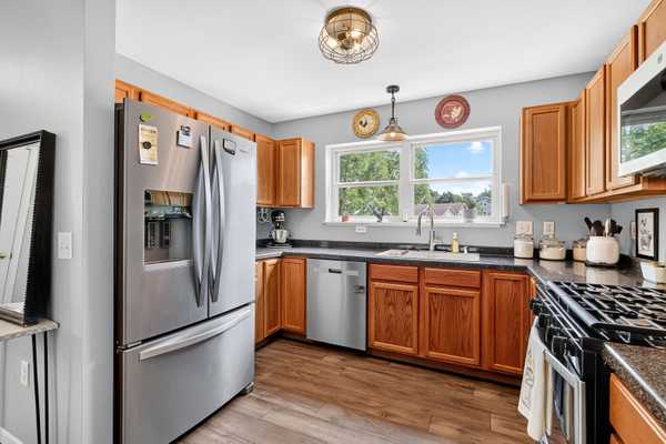 19 Cordelia Cres, Madison, WI 53704-1200