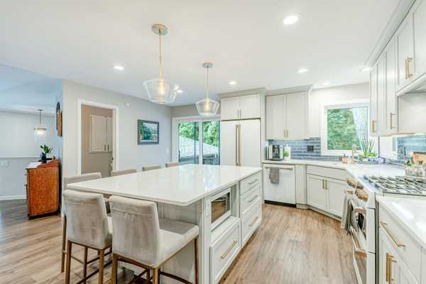 5405 Green Leaf Dr, Madison, WI 53713-4044