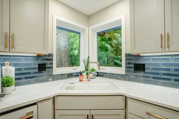5405 Green Leaf Dr, Madison, WI 53713-4044