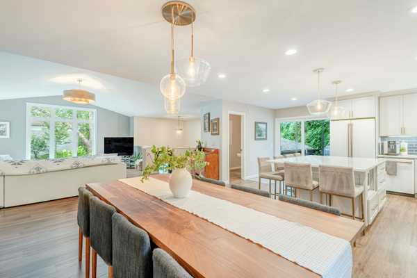5405 Green Leaf Dr, Madison, WI 53713-4044
