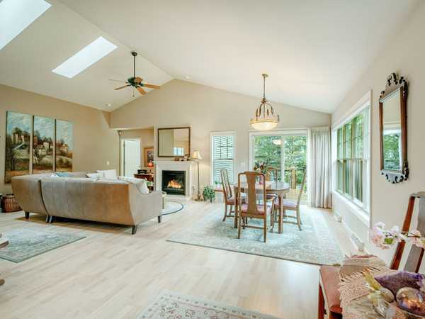 6027 Canyon Pkwy, Mcfarland, WI 53558-8788