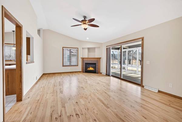 5703 W OPEN Meadow, Mcfarland, WI 53558