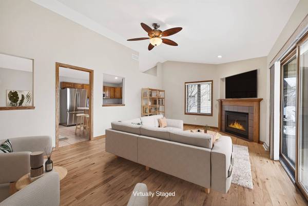 5703 W OPEN Meadow, Mcfarland, WI 53558