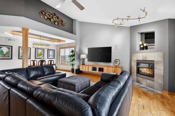 4604 PLANTATION Court, Middleton, WI 53562