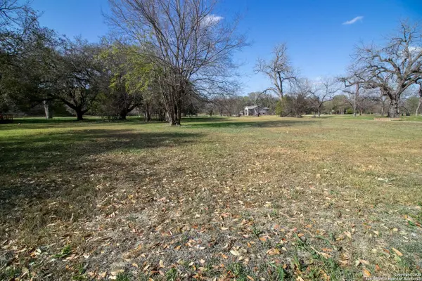 LOT 102 & 103 Hollamon Dr, Seguin, TX 78155