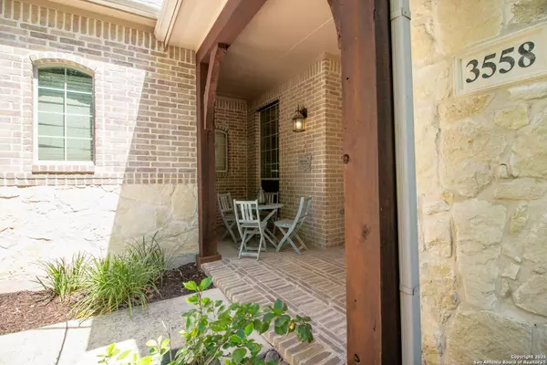 3558 Hilldale Pt, San Antonio, TX 78261
