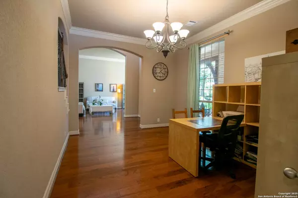 3558 Hilldale Pt, San Antonio, TX 78261