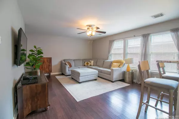 174 Spice Oak Ln, Cibolo, TX 78108