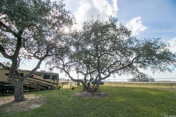 16472 N State Highway 16, Poteet, TX 78065