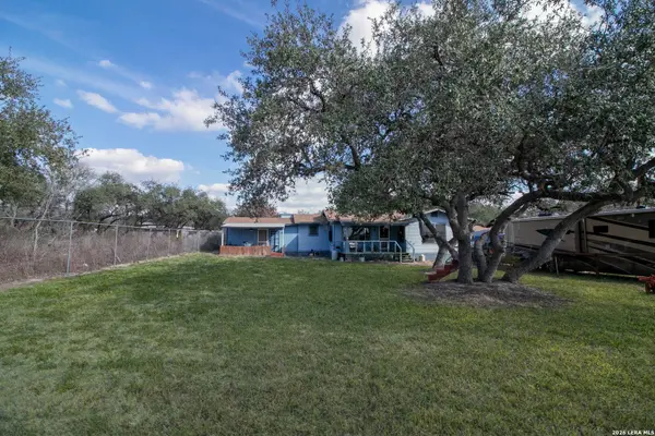 16472 N State Highway 16, Poteet, TX 78065