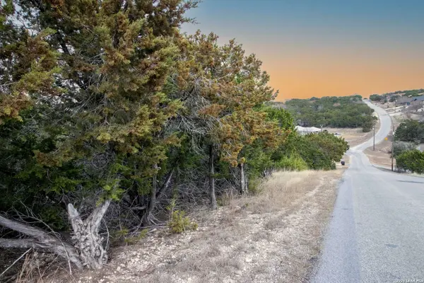 197 Hills Dr, Kerrville, TX 78028
