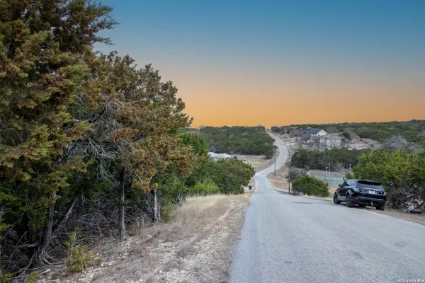 197 Hills Dr, Kerrville, TX 78028