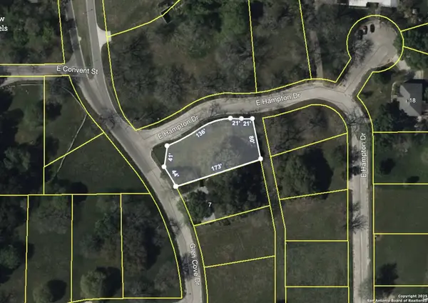 5 Hampton Dr, Seguin, TX 78155
