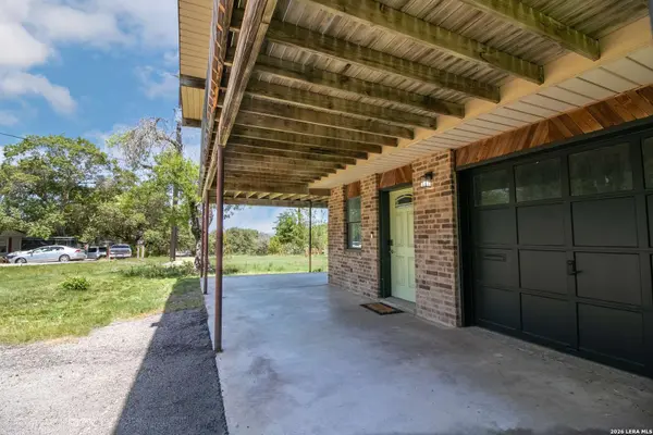 582 Orbit Dr, Canyon Lake, TX 78133