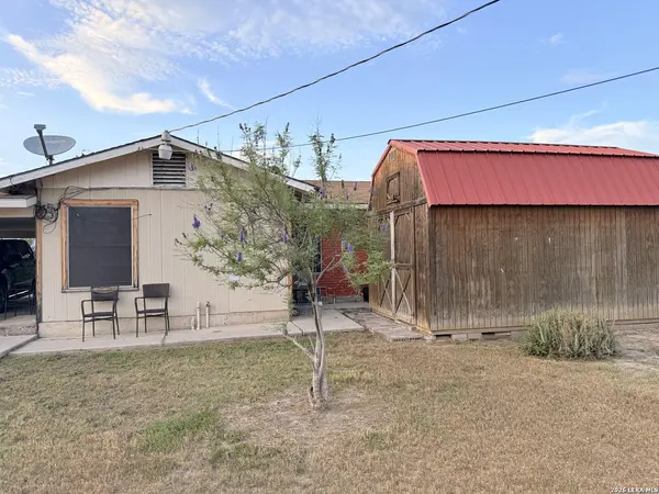 2362 Stanley Dr, Eagle Pass, TX 78852-4427