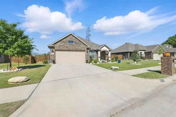 3914 Bendale Road, Benbrook, TX 76116