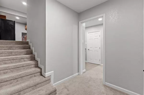 526 E Avenue J #D, Grand Prairie, TX 75050